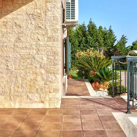 Villa Lefki Halikounas